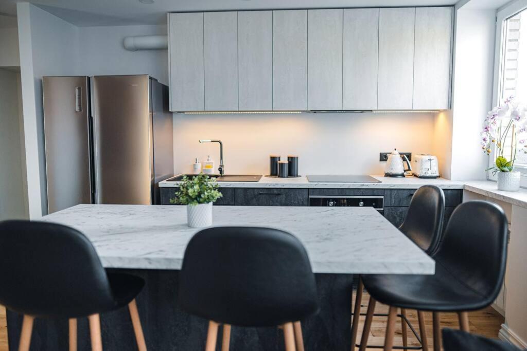 New Luxury 3Br Apartment In Old Town, Free Parking Haapsalu Exterior foto