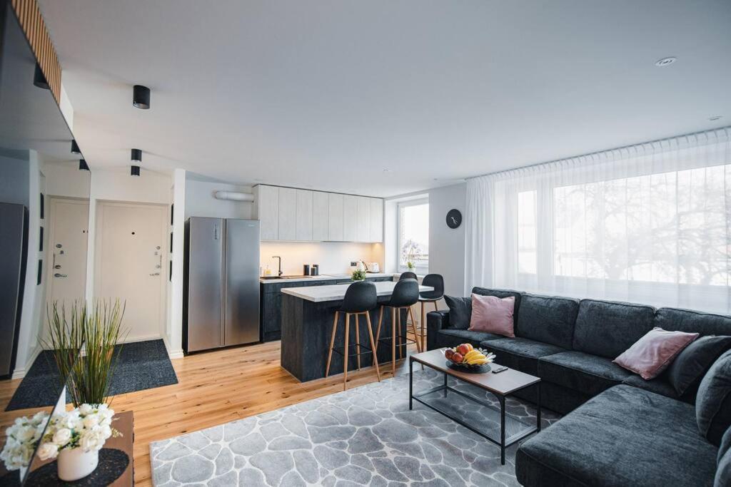 New Luxury 3Br Apartment In Old Town, Free Parking Haapsalu Exterior foto