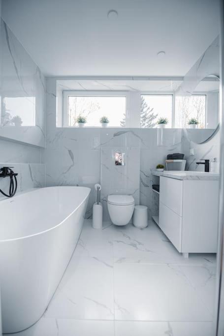 New Luxury 3Br Apartment In Old Town, Free Parking Haapsalu Exterior foto